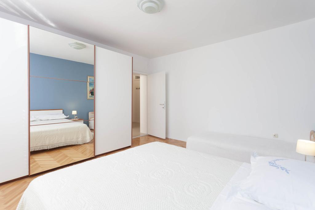 Apartment Nena & Petar Makarska Buitenkant foto