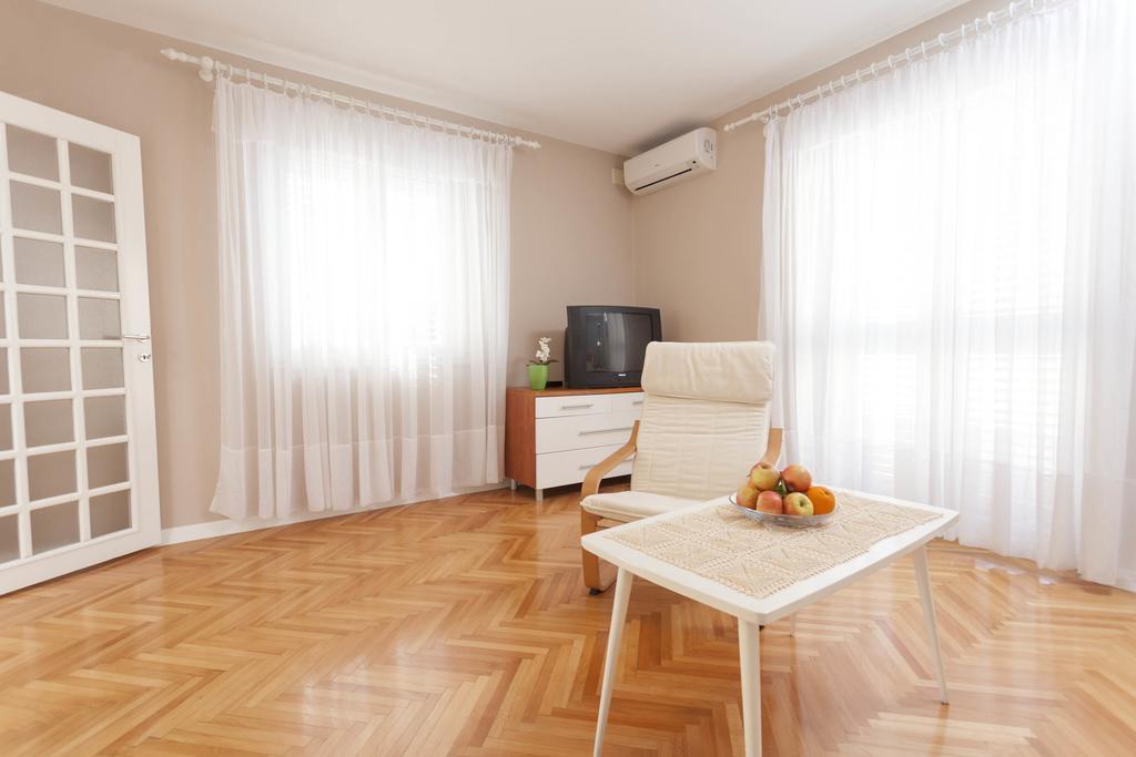 Apartment Nena & Petar Makarska Buitenkant foto
